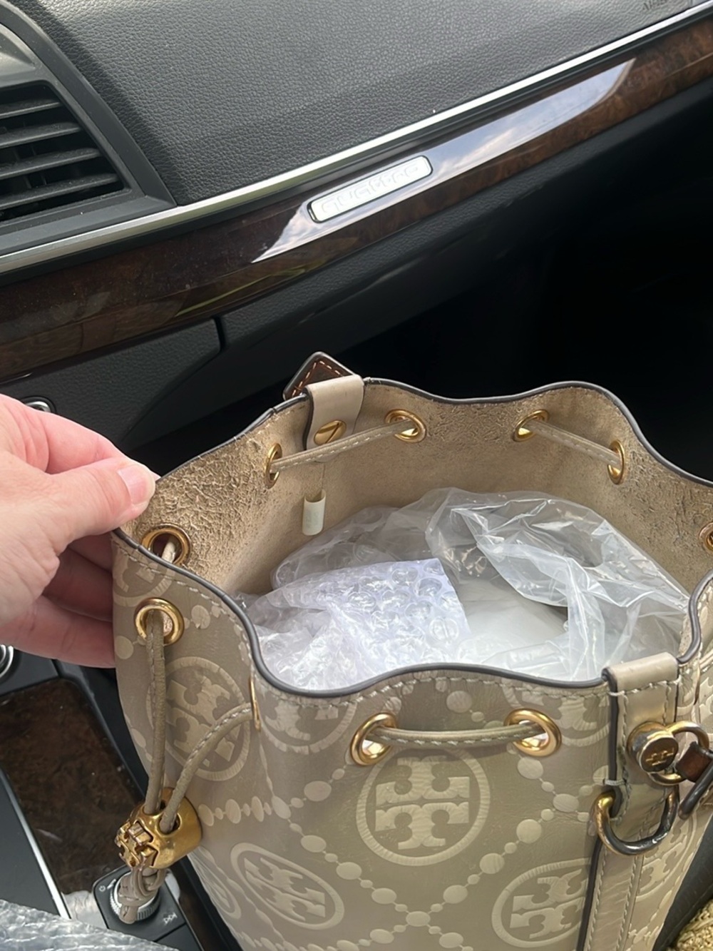 Tory Burch Cream Longan T monogram Bucket Bag - Picture 14 of 14